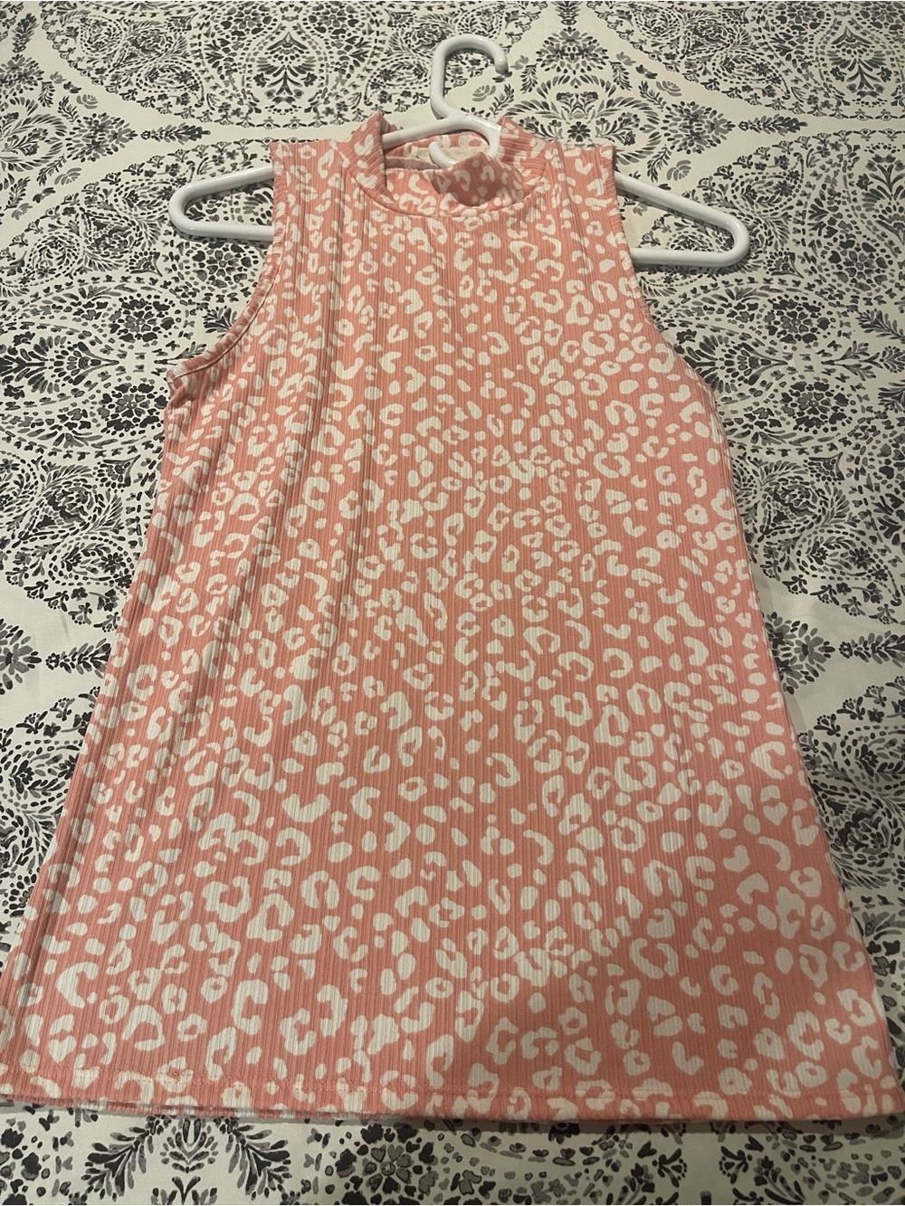 Vine & Love Pink and White Leopard Print Mock Neck Tank Top